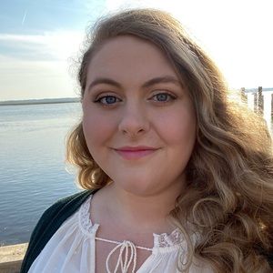 Meet your Posher, Leslie